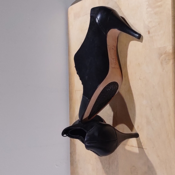 Women's Pumps - Picture 4 of 5